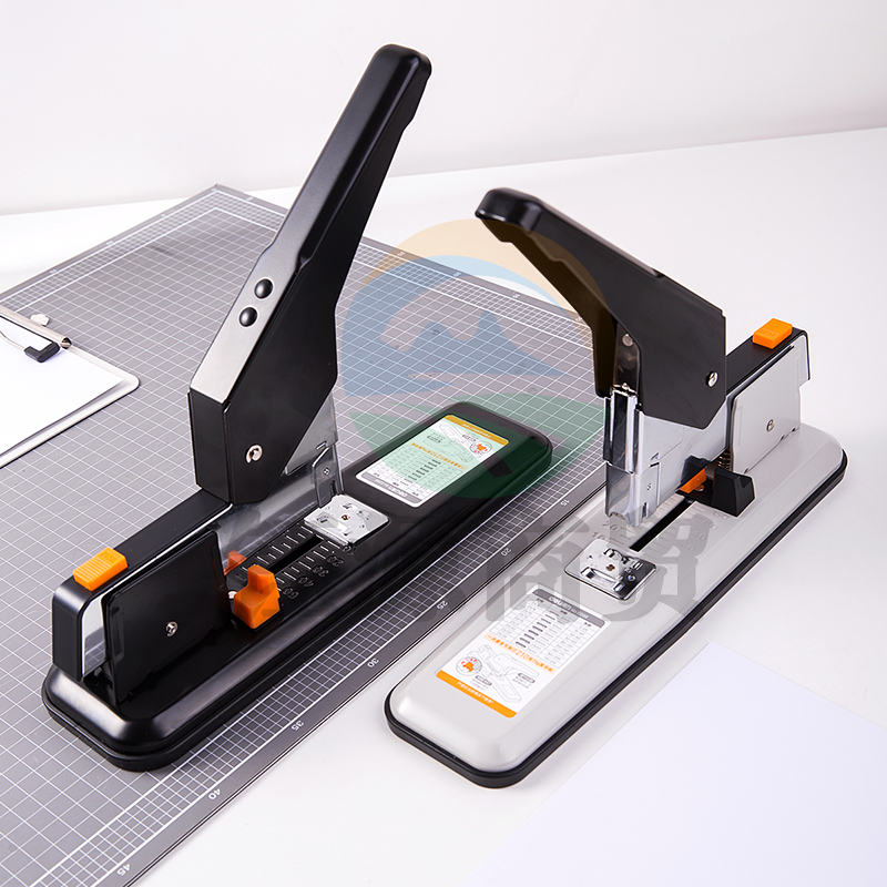 得力(deli) 0299 重型订书机(单位：台)黑色    WLSZ01142028263310