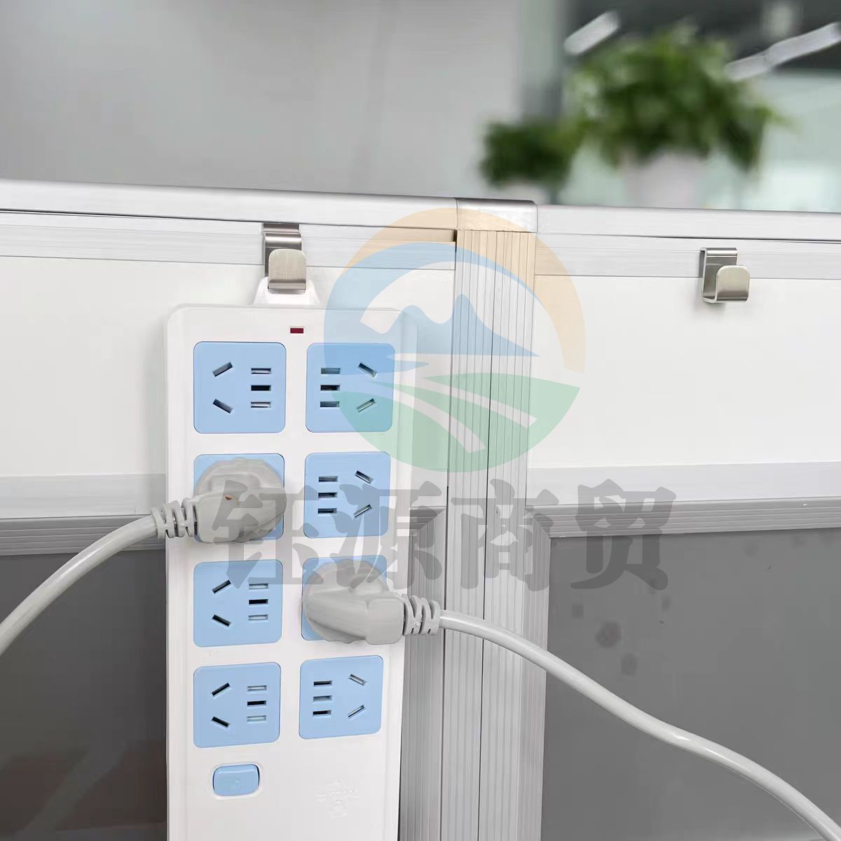 办公室工位排插挂钩收纳 隔断凹槽板挂排插插缝钩挂顶钩