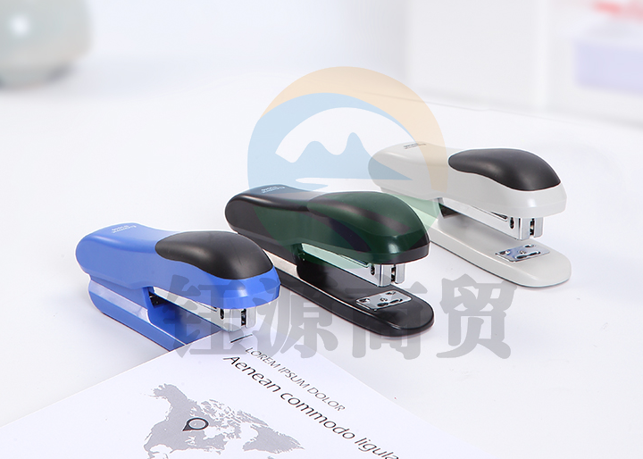 齐心 B3046 舒适订书机 12#(颜色随机)    WLSZ01312244018515