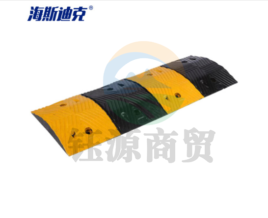  海斯迪克 gnjz-1085 减速带 橡胶 减速板 公路交通设施道路汽车限速带 100*35cm 4cm高人字形(带螺丝）